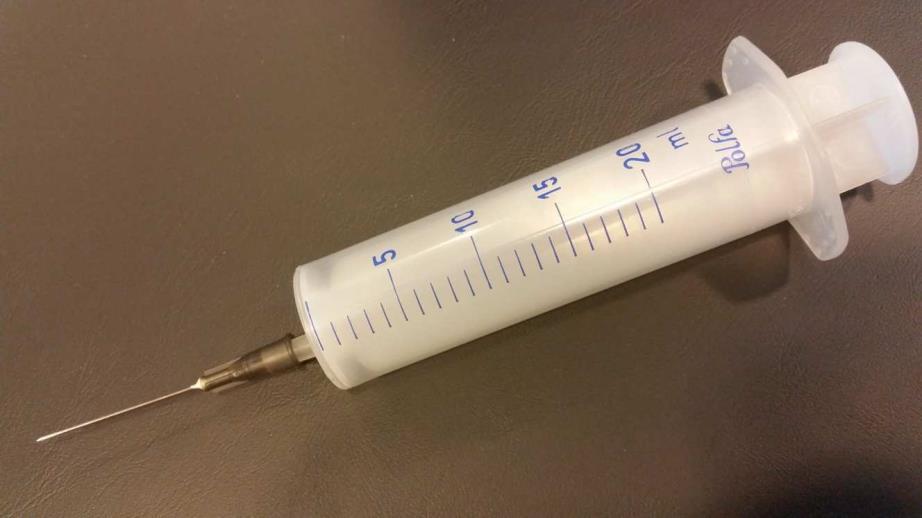 Prawo Pascala V = 20 cm 3 V = 10 cm 3 f = 21 mm, A = 346 mm 2 f = 15