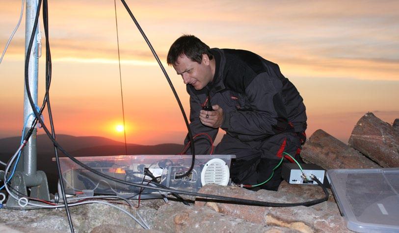 Jeden system antenowy będzie cały czas zwrócony w kierunku SP zwykle nadajemy na QRG 144,173 MHz.