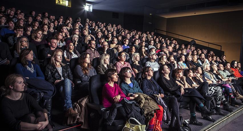 KONKURS GŁÓWNY Międzynarodowy konkurs filmów pełnometrażowych, zrealizowanych w systemie koprodukcji, podczas którego zaprezentowane zostaną atrakcyjne filmy niepokornych twórców z całego świata,