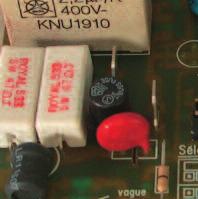 4 ZABEZPIECZENIE PRZECIW PRZERWOM Ogrodzenie w pętli jest elektryzowane z dwóch