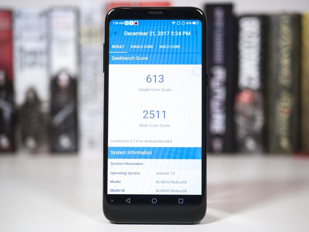 Bluboo obsługuje łączność LTE, WiFi n, Bluetooth 4.0. Ma też GPS.