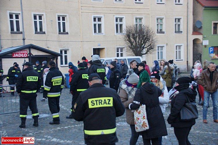 W Lwówku Śląskim od rana trwa zbiórka do puszek.