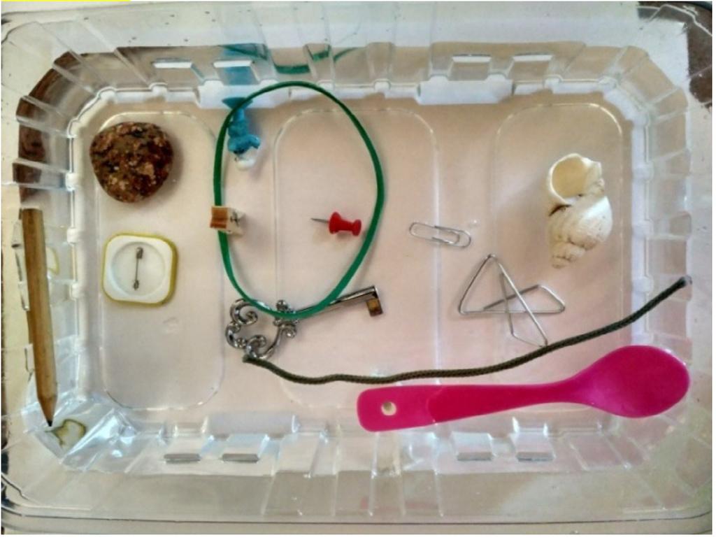 CLIL w praktyce HYPOTHESIS & OBSERVATION SHEET No. Objects to test Sink Float Result 14. plastikowa pomarańczowa nakrętka od mleka (orange plastic milk cap) 15.
