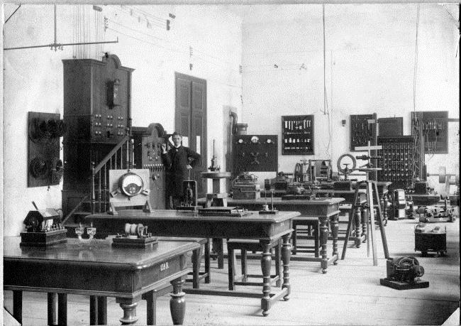 Maszyny Elektryczne - Zeszyty Problemowe Nr 4/2017 (116) 113 roku Sokolnicki wstąpił do Towarzystwa Politechnicznego we Lwowie 20 (TP, od 1913 roku Polskie Towarzystwo Politechniczne, PTP).