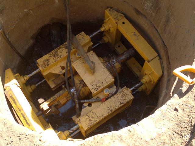 ze studni 1500 mm.