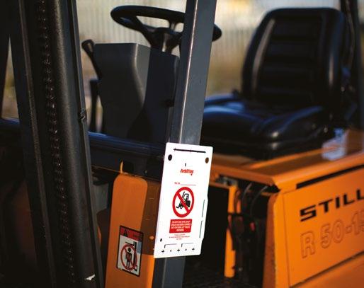 and Work Together in a Looped Process PRZYWIESZKI SCAFFTAG Dzięki przywieszkom Scafftag : 1 Attach The empty holder displays DO NOT USE... symbol and is attached to equipment.