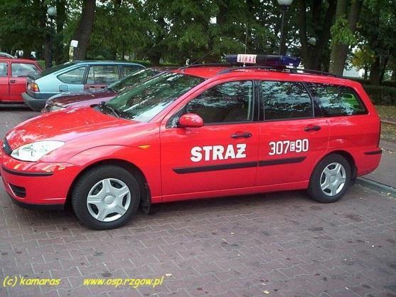 folię inną niż odblaskowa utrudniona będzie widoczność i rozpoznawalność takiego pojazdu w warunkach nocnych.