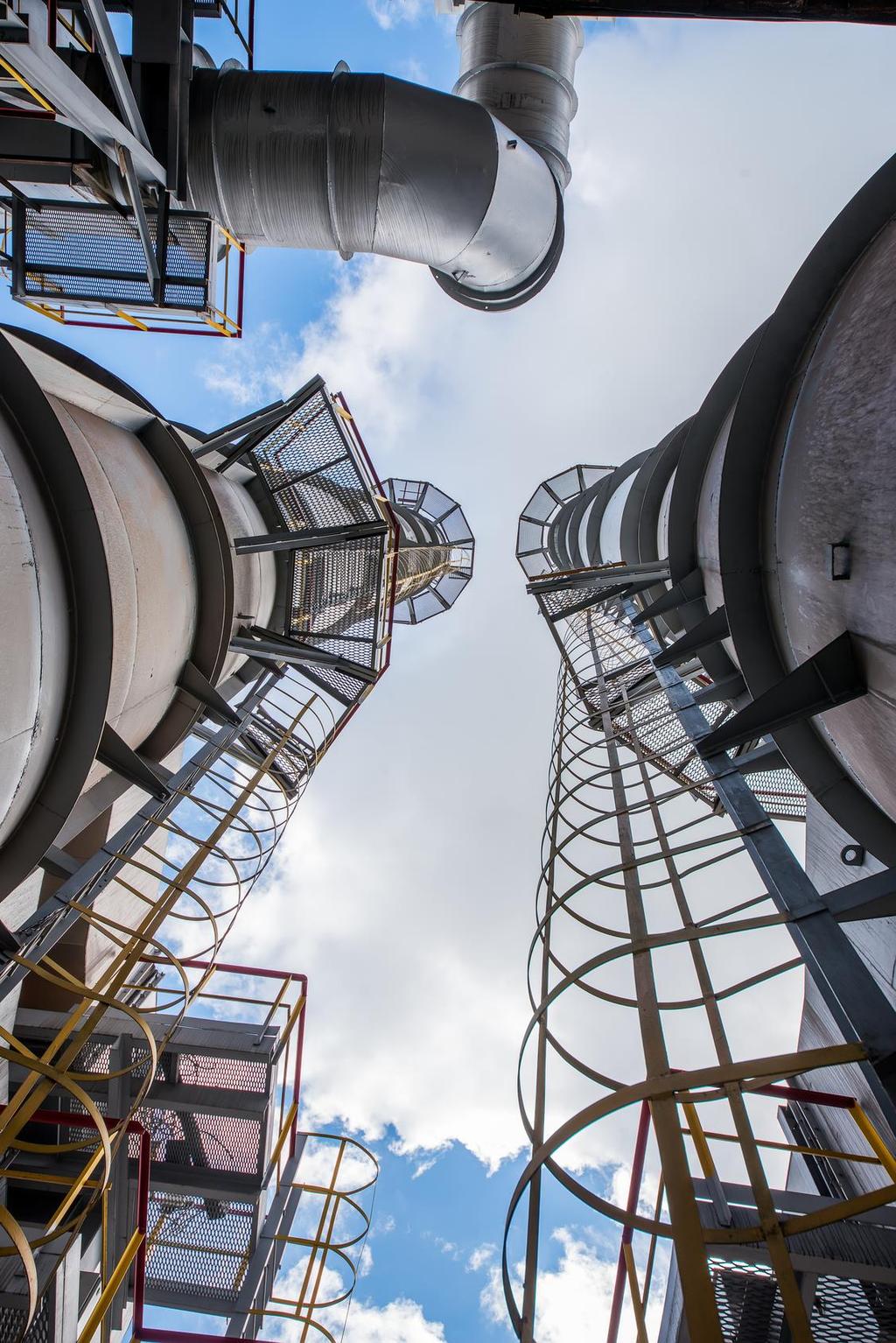 Spis treści Wstęp 7 Ogólna charakterystyka sytuacji gospodarczej kraju 9 Sytuacja ekonomiczna przemysłu chemicznego 9 Wyniki ekonomiczne przemysłu chemicznego 9 Podstawowe wskaźniki finansowe 12