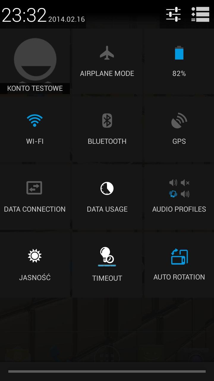 Wprowadzanie tekstu ocena 2+ Klawiatura systemowa wygląda identycznie jak w czystym Androidzie, czyli jest prosta i estetyczna, chociaż nie posiada aż tylu opcji konfiguracji co klawiatury