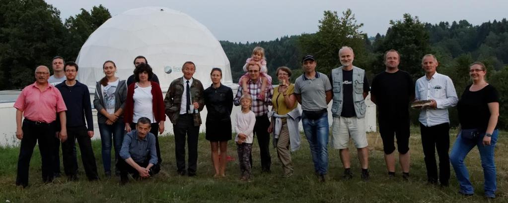 astronomii. W tę noc nikt oka nie zmrużył. A to śpiewy biesiadne, a to obserwacje nieba bardziej południowego niż w Częstochowie, a to poszukiwania kwiatu paproci!