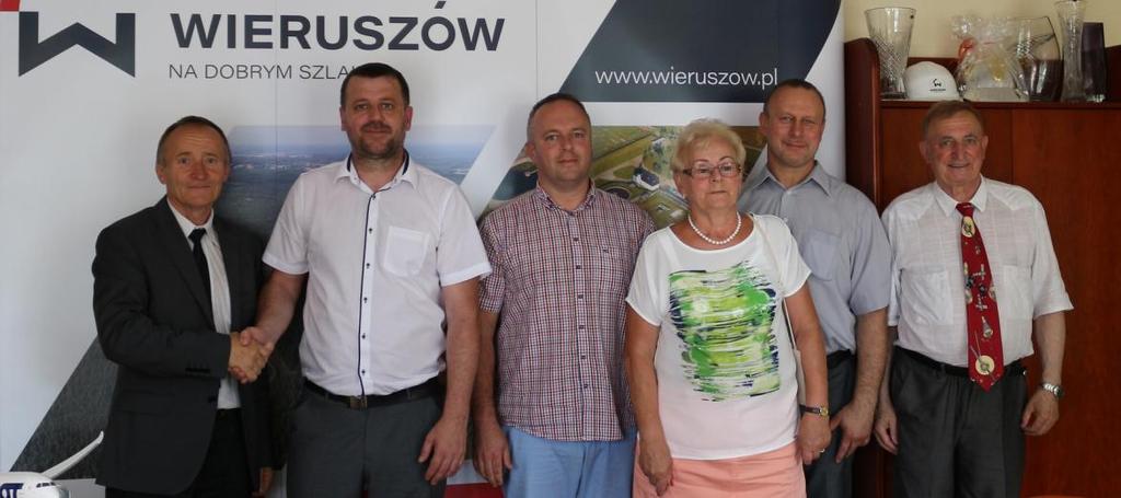 fizyczne, które miały swój udział w dotychczasowej budowie RT-13, przekazały je oficjalnie na rzecz AN, która bierze na siebie odpowiedzialność za dalszy los instrumentu i której przyświeca idea