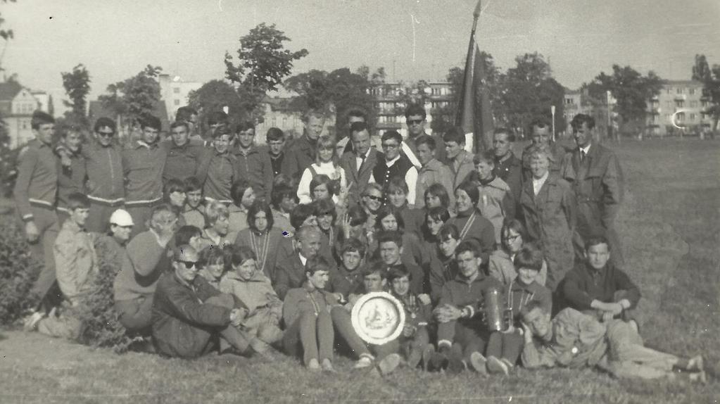 W roku 1966 lekkoatleci wraz z reprezentacją województwa uczestniczyli w Centralnej Spartakiadzie LZS, która odbyła się w