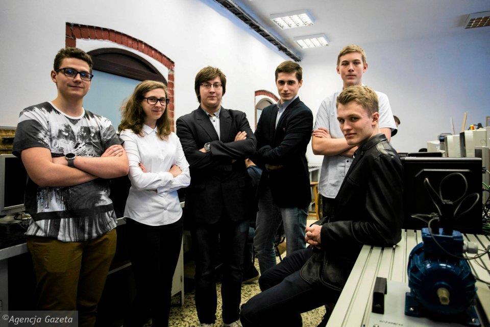 TECHNIKUM MECHATRONICZNE NR 1 ZAWODY: