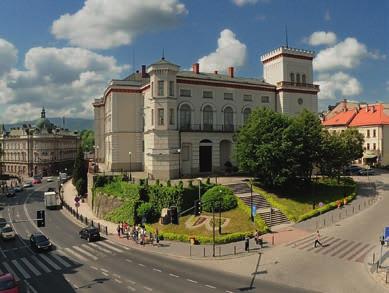 Co warto zobaczyć? Atrakcje turystyczne Grodzisko w dzielnicy Stare Bielsko, przy ulicach Pod Grodziskiem i Wał Szwedzki pozostałość średniowiecznej osady rolniczej, produkcyjnej i warownej.
