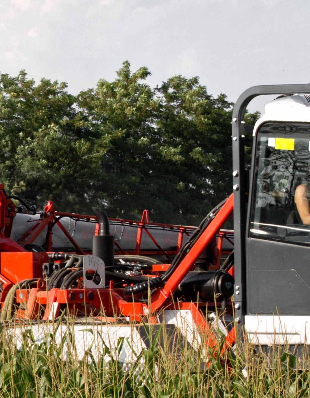 URAGANO WITAMY NA POKŁADZIE Konstrukcja i wyposażenie kabiny kierowcy są wynikiem wnikliwych badań i zostały opracowane z myślą o zapewnieniu maksymalnego komfortu oraz bezpieczeństwa użytkownika: