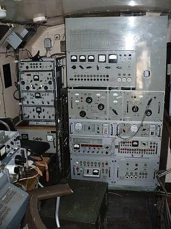 Radiostacja R-137 była ultrakrótkofalową, jednowstęgową radiostacją średniej mocy. Zakres częstotliwości pracy nadajnika wynosił od 20 do 59,9999MHz i odbiornika od 1,5 do 59,999MHz.