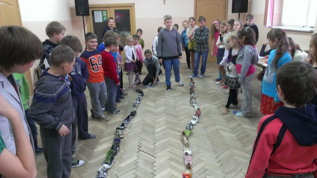 Zabawa Andrzejkowa w szkole Dnia 28.11.2013 roku w naszej szkole odbyły się tradycyjne andrzejki.