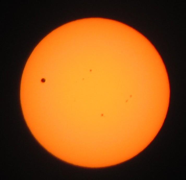Neutrina słoneczne 6 czerwca przejście Wenus na tle tarczy Słońca (ostatnie w tym stuleciu,