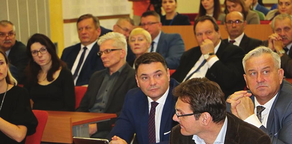 SPOTKANIA Kierunek: dobra energia Jak produkować i wykorzystywać energię ze źródeł odnawialnych na poziomie lokalnym rozmawiali uczestnicy konferencji zorganizowanej przez urząd marszałkowski W