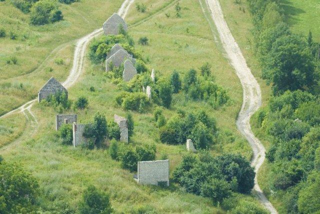 Pochodzą z początku XX wieku. Rysunek 10. Zespół Starych Stodół w Mstowie Źródło: www.wirtualny.mstow.