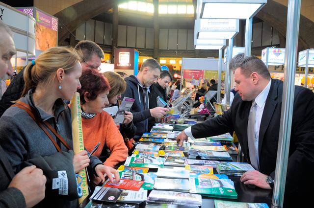 STATYSTYKI MTT WROCŁAW 2014 Wystawcy zajęli łącznie Łączna liczba wystawców Łączna liczba stoisk Łączna liczba wystawców zagranicznych Liczba odwiedzających