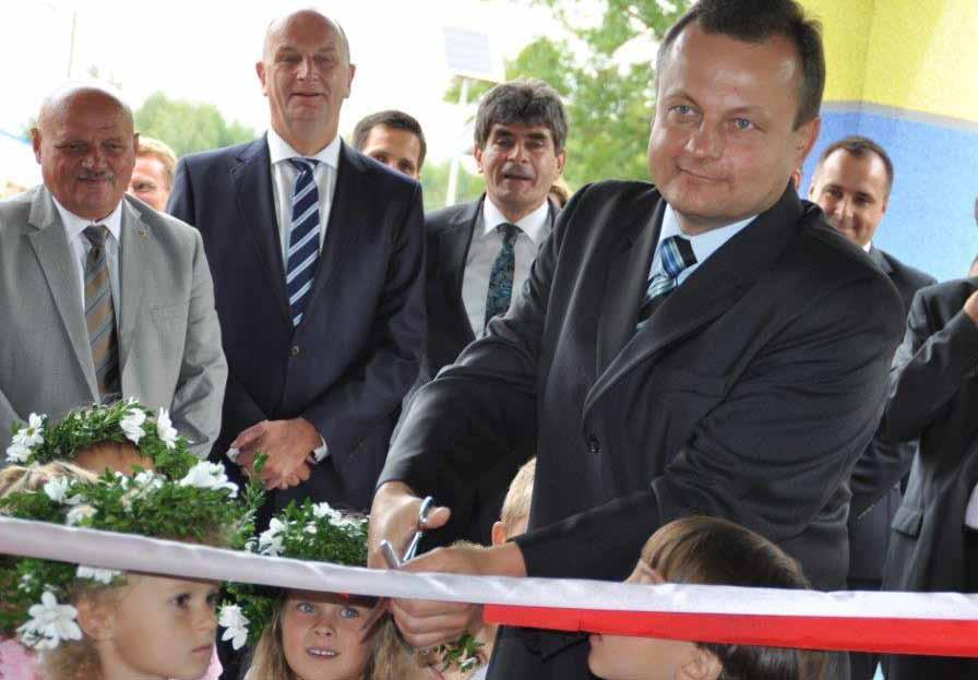 Foto/zdjęcie: M. Nowak-Stupienko NEWSLETTER III-2014 INHALT Eröffnung des deutsch-polnischen Kindergartens Pinokio 4. Elternuniversität Bilden Begleiten Erziehen, 11.10.