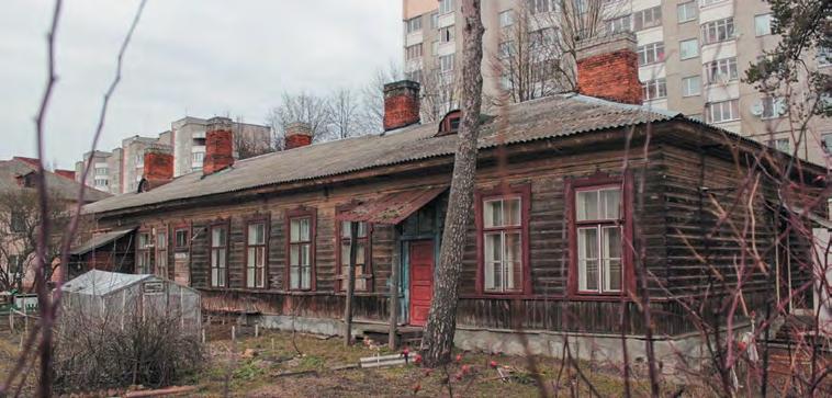 Dymitr ZAGACKI Jeden z nielicznych ocalałych baraków drewnianych dzonej w marcu 1939 r. mobilizacji częściowej jednostki garnizonowe na zawsze opuściły koszary.