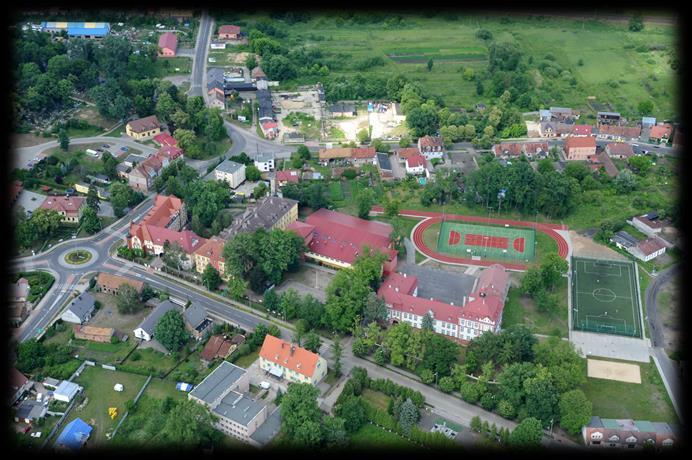 Sportowy Steinpol-llanka, który kształci i wychowuje piłkarzy w siedmiu kategoriach wiekowych.