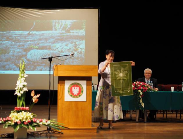 Ryc. 3. Uroczyste Otwarcie Zjazdu. Dr hab. Ewa Szczuka, prof. UMCS i Prezes PTB dr hab. Adam Rostański, prof. UŚ.