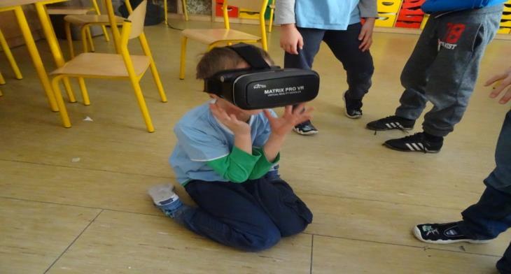 ruchowej dzieci, odkrywanie świata wirtualnej rzeczywistości, Opis: dzięki