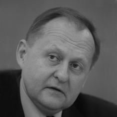 Oleh Dubisz (Олег Дубіш) od 2007 Wiceprezes, a od 2016 Pierwszy Wiceprezes Polsko-Ukraińskiej Izby Gospodarczej (Warszawa). W 2014-2015 stał na czele Rady Obywatelskiej Agencji Państwowej ds.