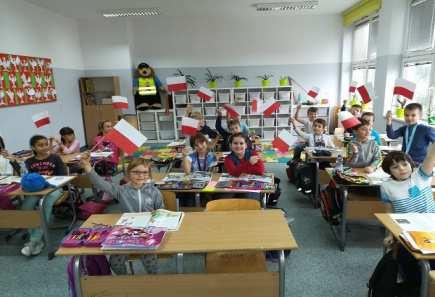 OBCHODY ŚWIĘTA NIEPODLEGŁOŚCI W NASZEJ SZKOLE W tym roku nasi