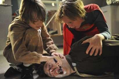Superbrat reż. B. Larsen / Dania 2009 / 89 Treść filmu skupia się na trudnym zagadnieniu niepełnosprawności.