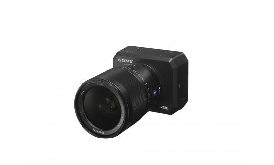 UMC-S3C Kamera wideo 4K o bardzo dużej czułości wyposażona w pełnoklatkowy przetwornik obrazu Exmor CMOS Omówienie Dzięki bardzo dużej czułości ci (ISO 409