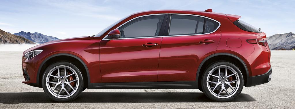 WYBRANE ELEMENTY WYPOSAŻENIA BEZPIECZEŃSTWO/ TECHNOLOGIA STELVIO SUPER EXECUTIVE FIRST EDITION QUADRIFOGLIO 6 poduszek powietrznych (2 przednie, 2 boczne, 2 kurtyny) Alarm Alfa Romeo (Mopar) 764