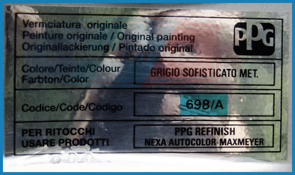 Oznaczenie ma postać 3 lub 4 drukowanych liter w tym przypadku to KJAD. FIAT FIAT posiada kilka miejsc w których może być zlokalizowane oznaczenie koloru.