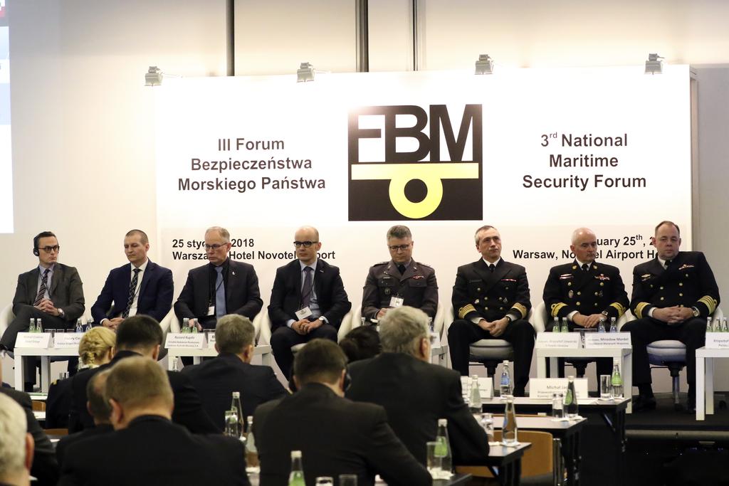 niszczyciela min, Remontowa Shipbuilding kooperowała bowiem z powodzeniem z należącym do Polskiej Grupy Zbrojeniowej Ośrodkiem Badawczo Rozwojowym Centrum Techniki Morskiej (OBR CTM) w Gdyni i