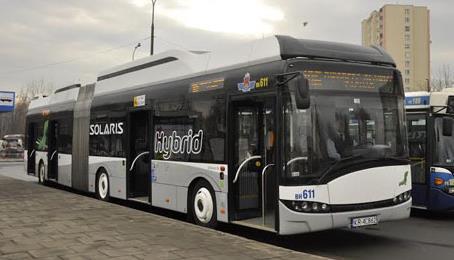 bus-pasa ), torowisko tramwajowe zlokalizowane poprzecznie do kierunku jazdy autobusu, sygnał świetlny przy wjeździe na skrzyżowanie, lokalizację przystanków autobusowych za lub przed skrzyżowaniem,