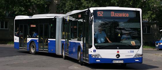Pierwsza linia autobusowa w Krakowie uruchomiona została w 1927 roku. Była to linia o numerze 1 i kursowała na odcinku Barbakan Prądnik Czerwony.