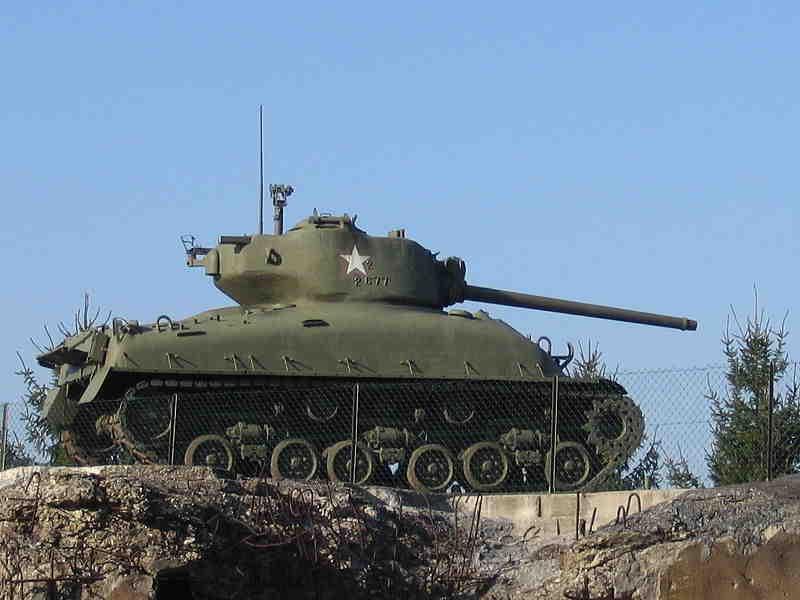 M1 SuperSherman. Tak nazwano pojazdy, które w latach 1953-54 Francja przekazała Izraelowi.
