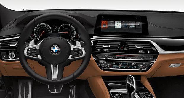 PAKIET SPORTOWY M. Wyposażenie 30 31 Dowiedz się więcej dzięki nowej aplikacji Katalogi BMW dostępnej teraz na smartfony i tablety.