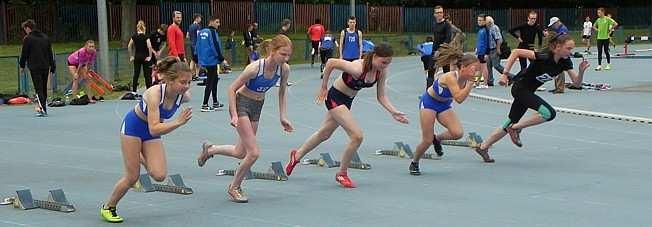 03.06.2017 - Białogard - Mityng KL Iskra Białogard W pierwszą sobotę czerwca 2017 roku na stadionie lekkoatletycznym w Białogardzie odbył się Mityng KL Iskra Białogard.