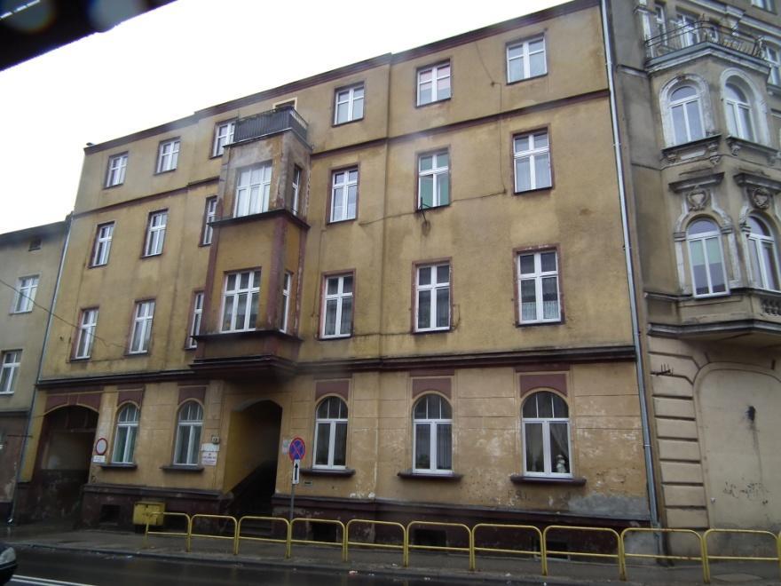balkonów na nowe stylizowane, wymiana rynien i rur spustowych na tytanowo cynkowe ul. Piłsudskiego 13 - budynek mieszkalny koniec XIX w.