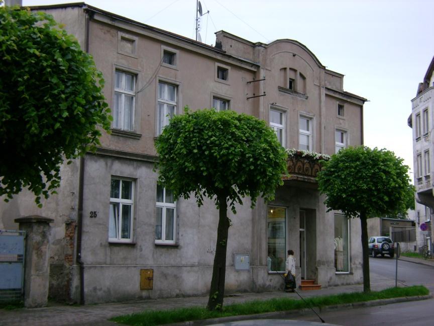 ul. Piłsudskiego 25 - budynek mieszkalno-usługowy pocz. XX w.
