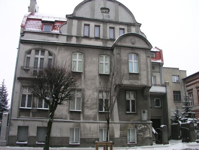 wymiana rynien i rur spustowych na tytanowo cynkowe ul. Piłsudskiego 41 - budynek mieszkalny koniec XIX w.