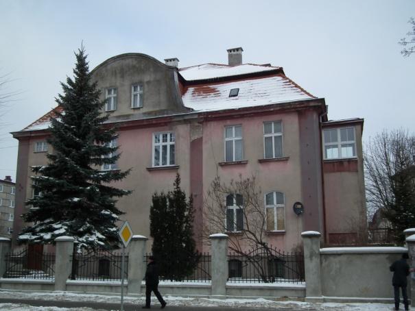podstawie oryginalnych okien ul. Dworcowa 25 budynek mieszkalny koniec XIX w.