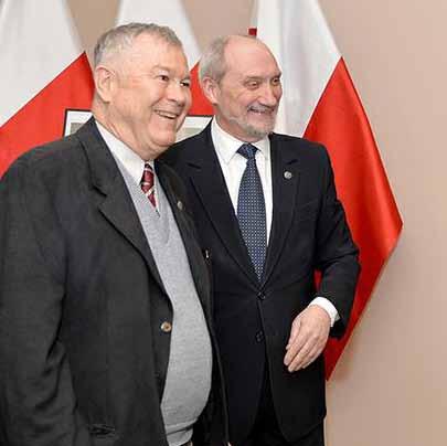 Waszczykowskim. i Antoni Macierewicz Uzyskaliśmy całościowy i głęboki ogląd sytuacji w Polsce.