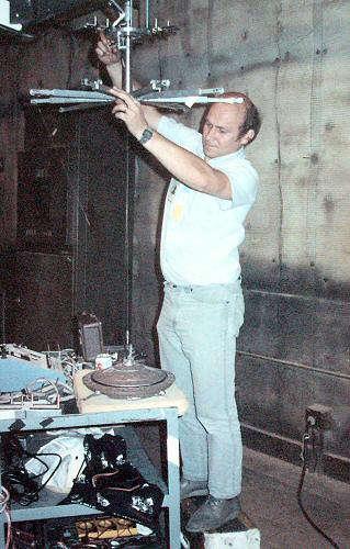 z realizowanych przez nich filmów otrzymał wówczas nominację do nagrody Oskara. Pracenad filmem "Batteries not included".