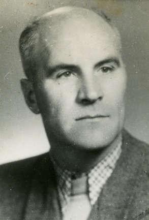 Józef Schodnicki. Urodził się w 1915 roku. Po ukończeniu szkoły podstawowej uczęszczał do Gimnazjum im. M. Kopernika w Krośnie, które ukończył w 1936 roku.