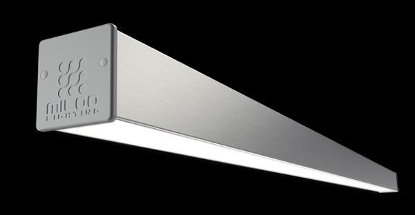 I-LINE PL EN DE Oprawa wykonana z profilu aluminiowego w kolorze srebrnym. Istnieje możliwość malowania proszkowo na wybrany kolor z palety RAL.